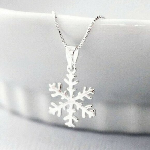 New Beautiful 925 Silver Snowflake Necklace - Picture 2 of 3